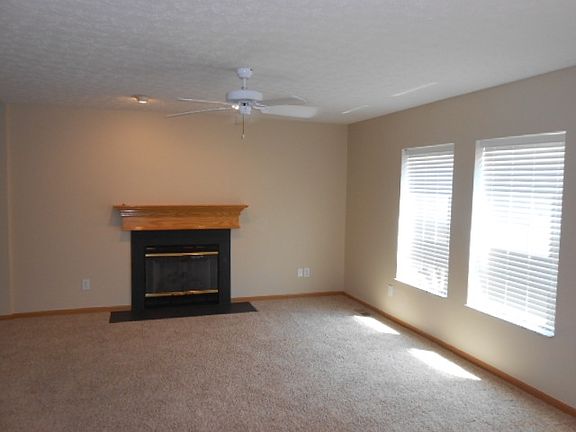 4th image of 79 Brooksedge Dr E