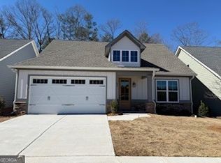 390 Maple View Dr, Carrollton, GA 30117