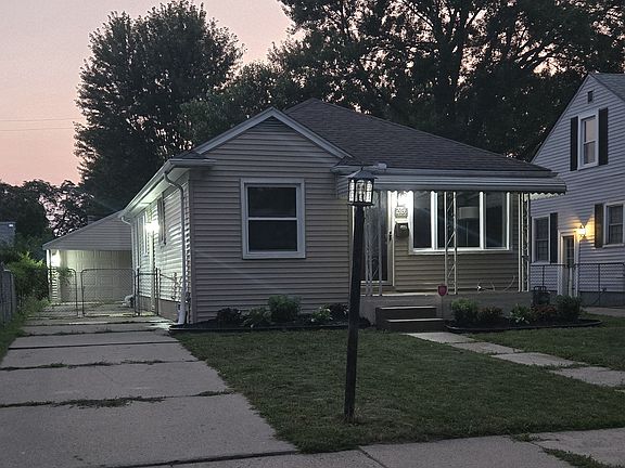 4th image of 2936 Katherine St