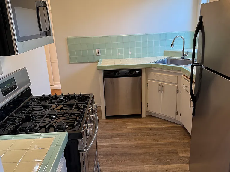 58 N Wilson Ave #58 — Photo 4