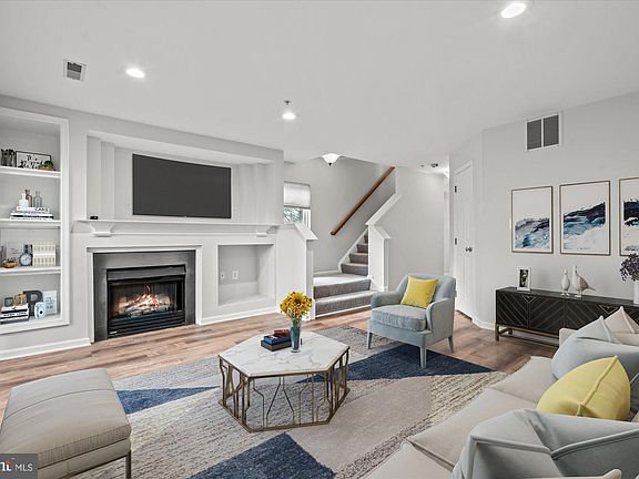 4th image of 5142 Donovan Dr