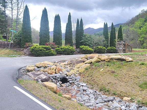 2nd image of 120 Tumbling Falls Dr #12