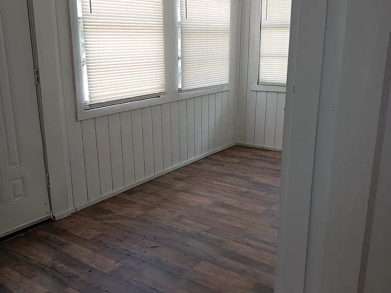 1710 W 15th St — Photo 11