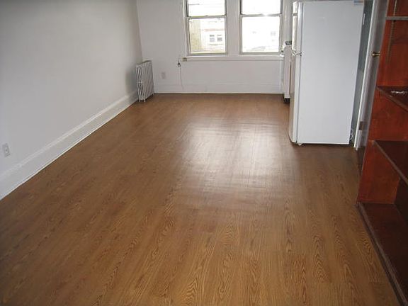 3rd image of 21-36 24th St #3