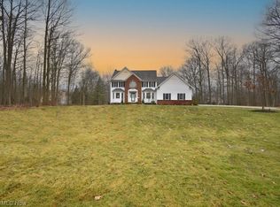 9340 Roryanna Dr, Chardon, OH 44024