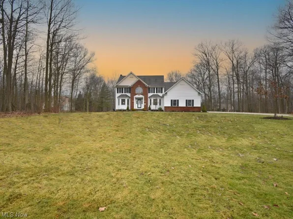 9340 Roryanna Dr, Chardon, OH 44024