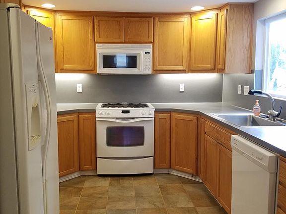 5th image of 9527 1st Ave NW #A