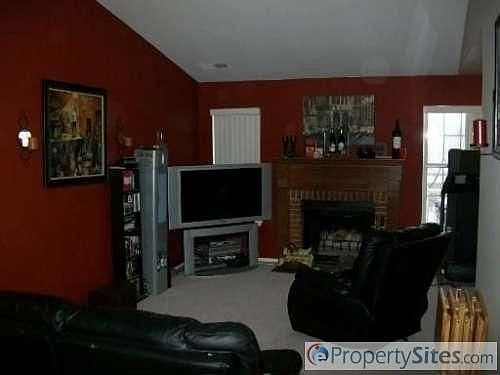2nd image of 2023 Quaker Hollow Ln