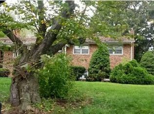 7109 Karen Anne Dr, Temple Hills, MD 20748