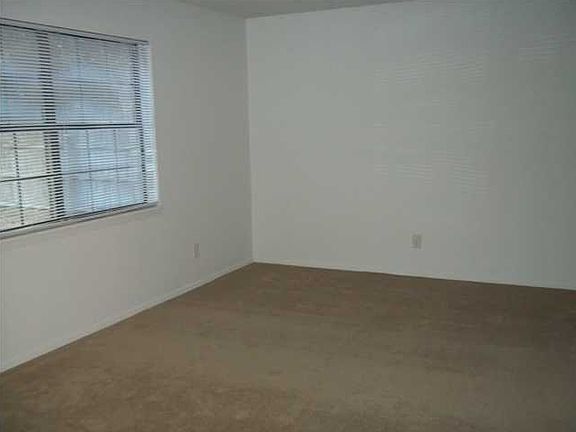 3rd image of 901 Tokalon Ct Unit 5