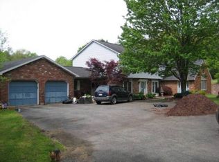 321 Maple Hill Dr, Apollo, PA 15613