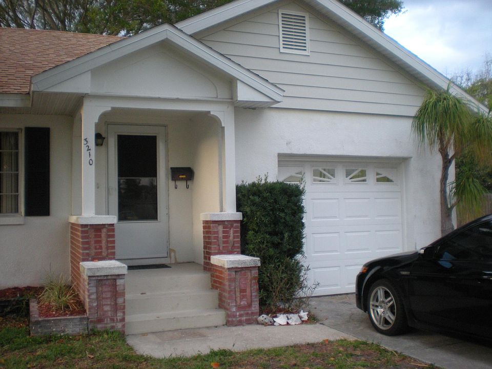 1st image of 3210 15th Ave W