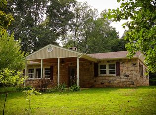 122 N Lawyer Dr, Stanley, VA 22851