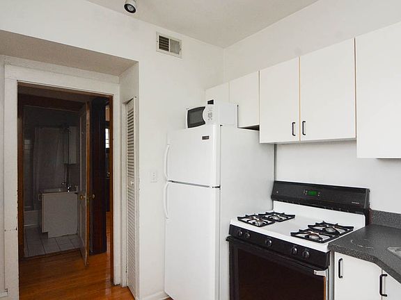 4th image of 2915 N Mildred Ave APT 3