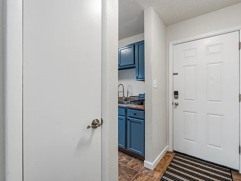 4310 Loomis Ave #1 — Photo 8