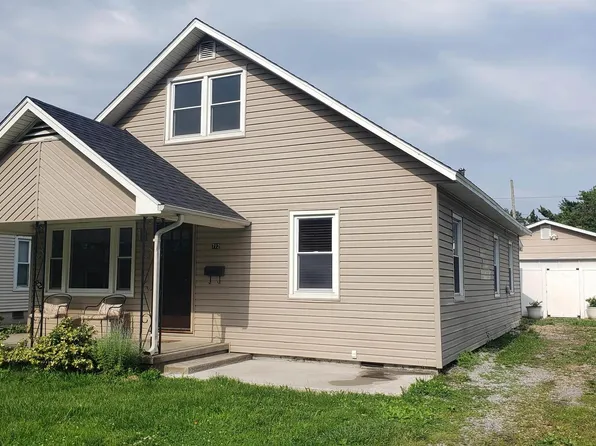 712 S 16th St, Herrin, IL 62948