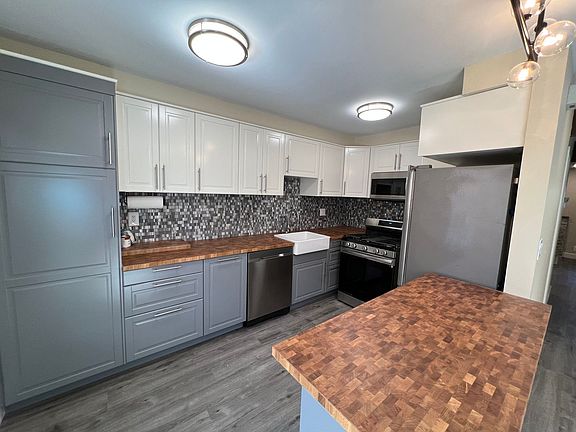 5th image of 131 Touchstone Pl