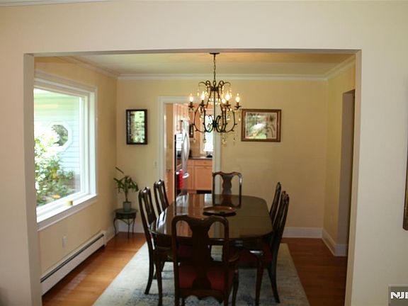 5th image of 452 Glendale Road