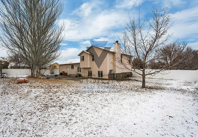 8766 S 4870 W — Photo 16