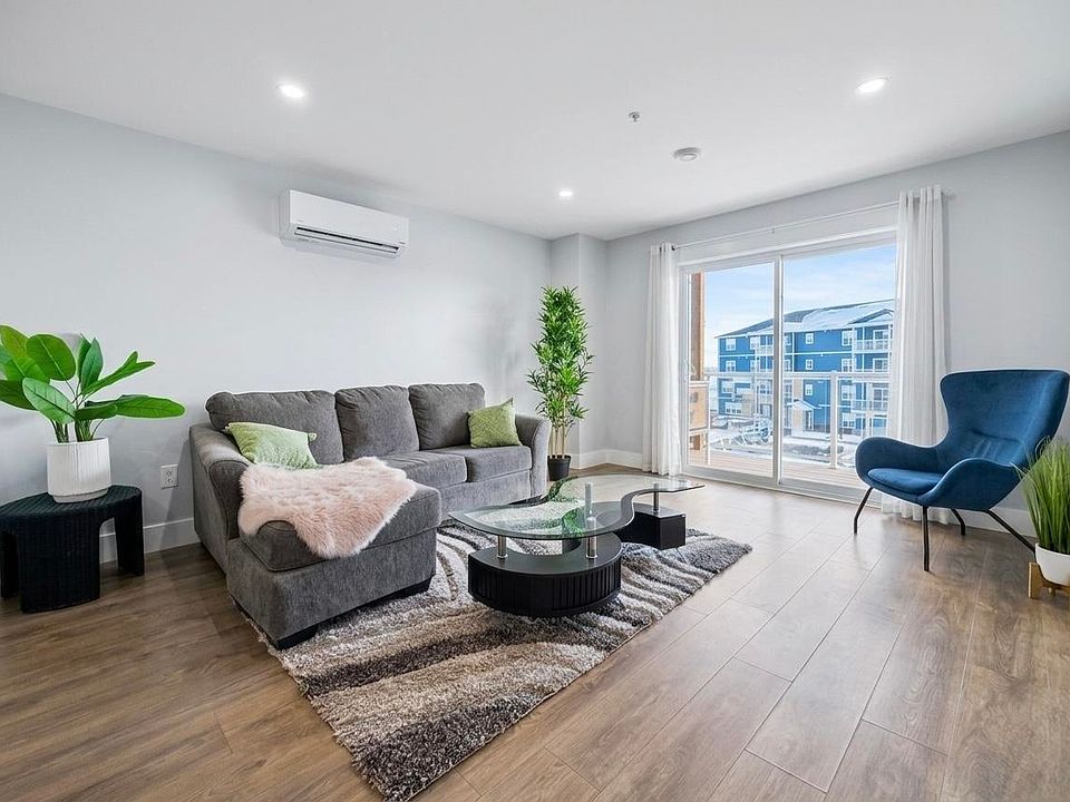 1st image of 24 Gilbert Dr #202