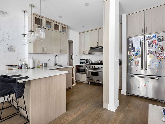 5th image of 350 Albany St #1AB
