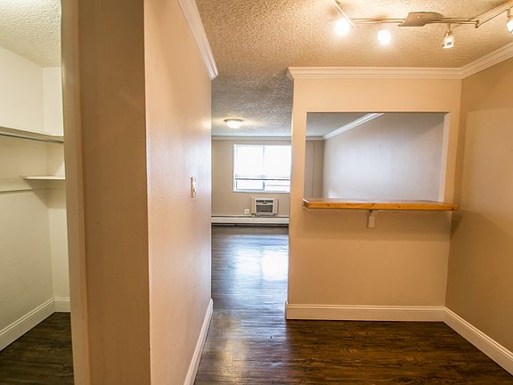 4th image of 1535 York St #203
