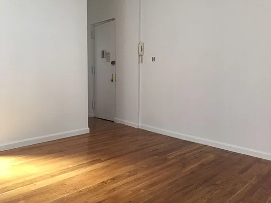 Rented by GreenVill Real Estate LLC | media 19