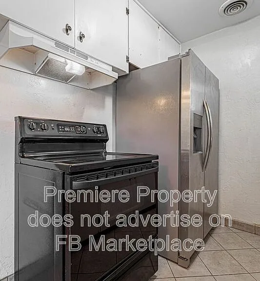 1112 E Elm St — Photo 5