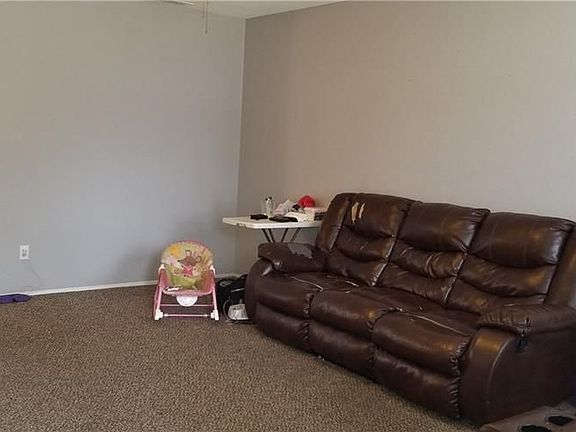 5th image of 1015 Fairmeadows Cir