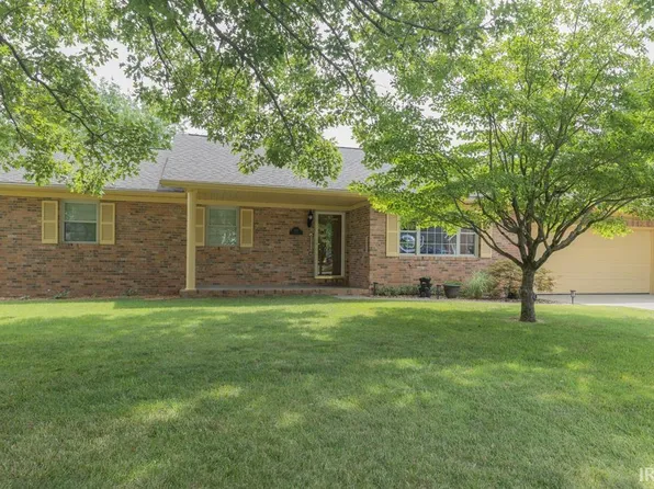 1110 Cherry Hills Dr, Mount Vernon, IN 47620