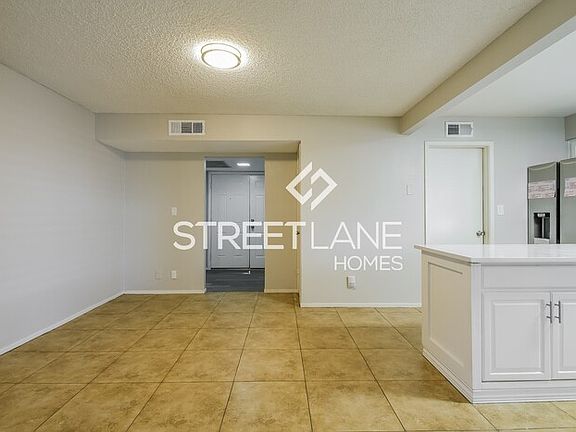4th image of 2302 W Aster Dr