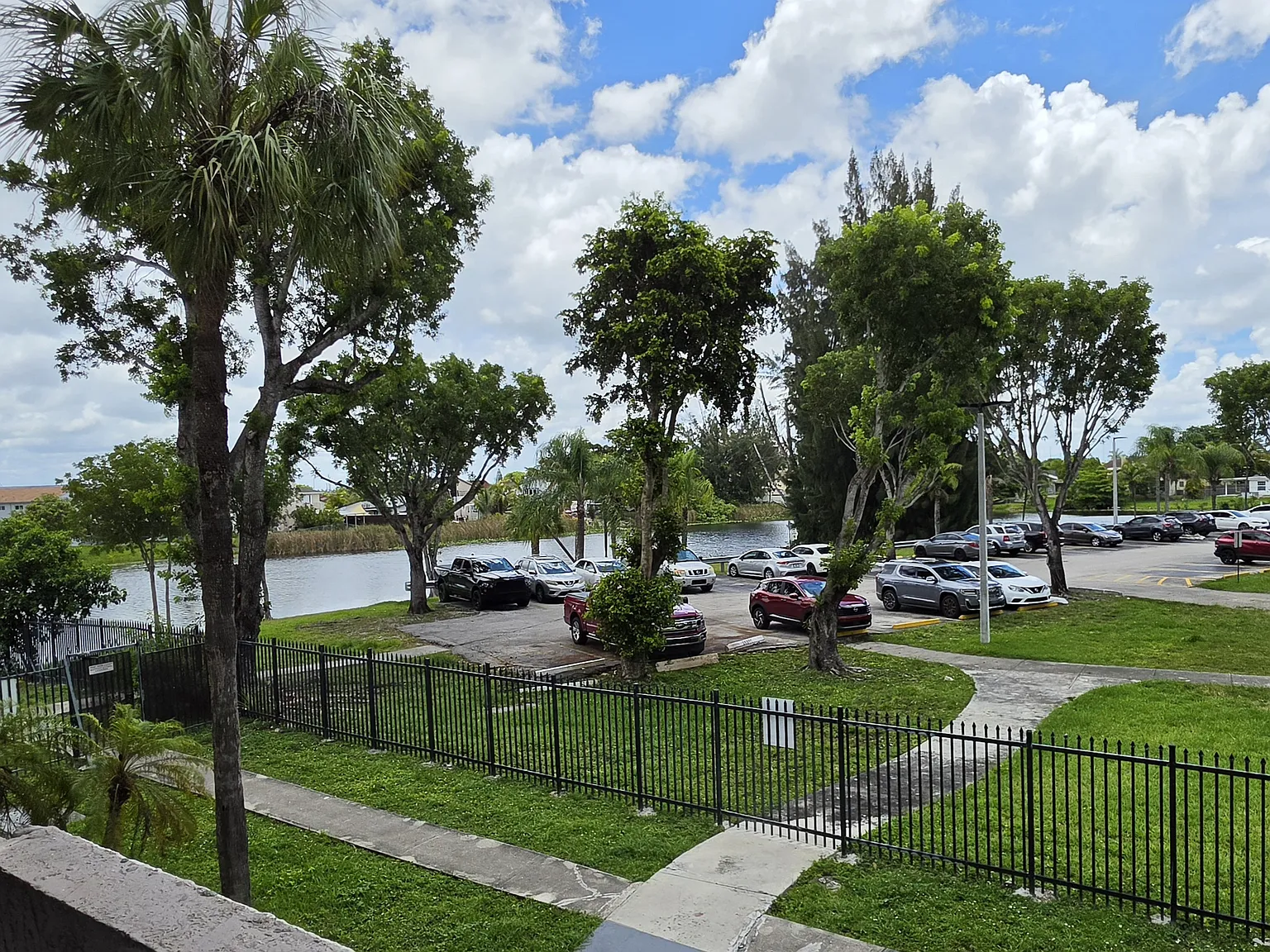 2 bed, 990 sqft, $2,200 — Photo 1
