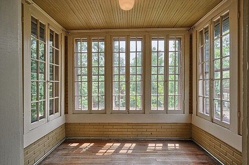 3rd image of 3917-3919 Botanical Ave