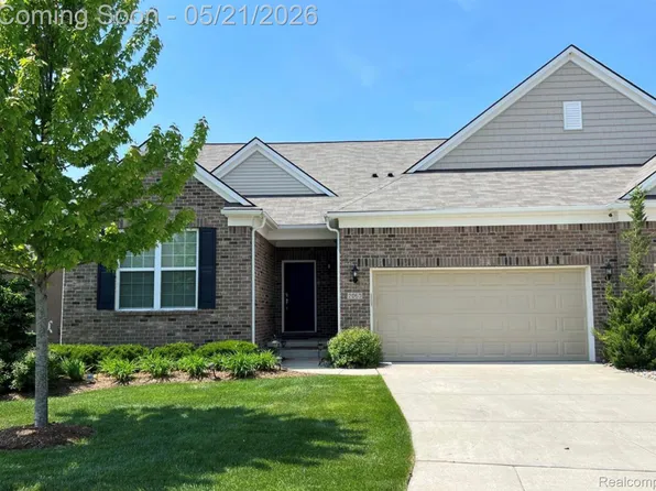 2060 Trimble St, Lake Orion, MI 48360