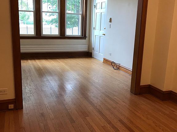 4th image of 2137 N Oakley Ave