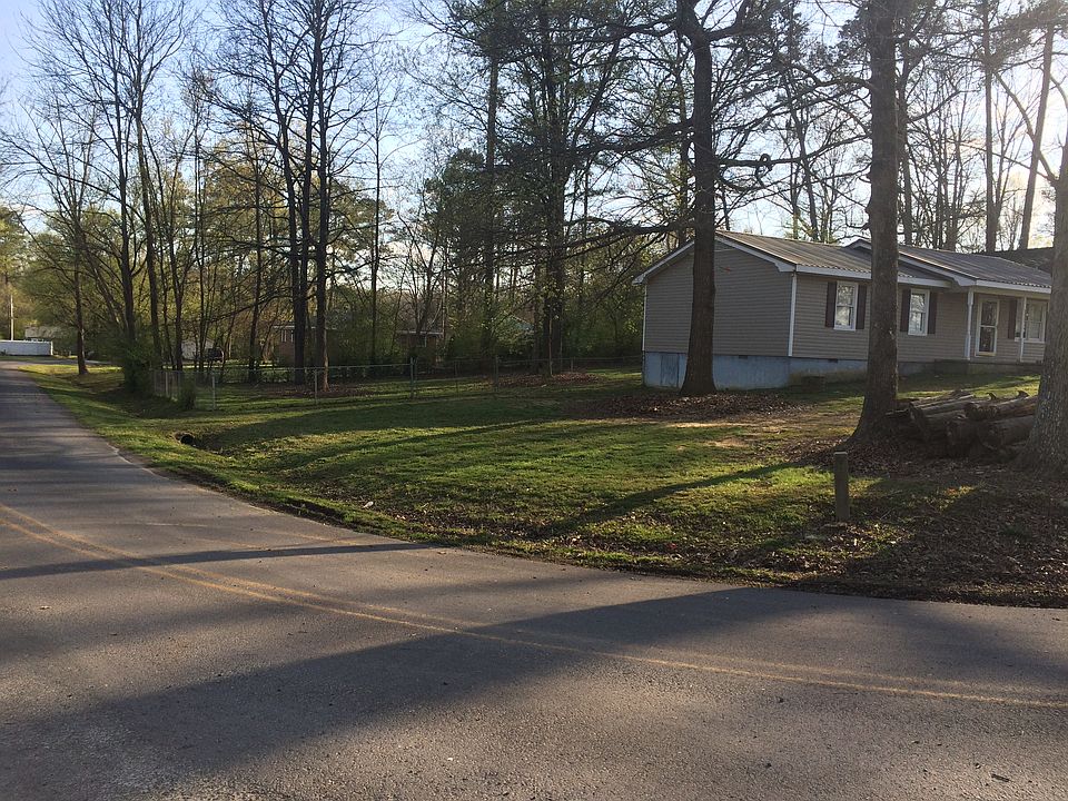 2nd image of 225 Hazel Ln