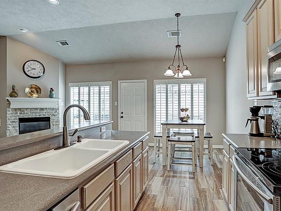 3rd image of 10806 Norchester Village Dr