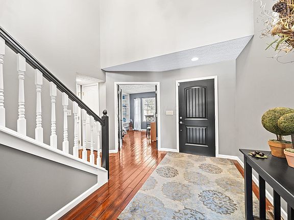 4th image of 2073 Parklawn Dr