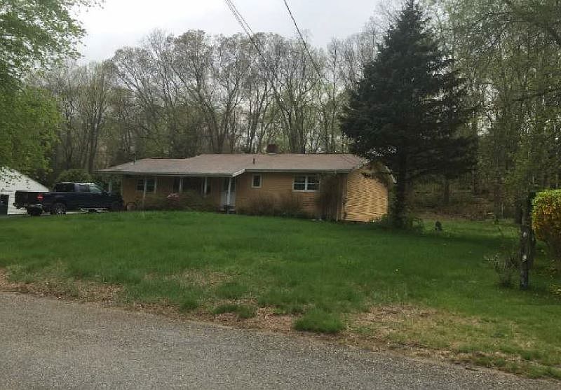 2nd image of 13 Hugh Dr