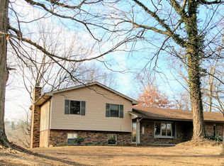 5655 Woodlawn Dr, Newburgh, IN 47630