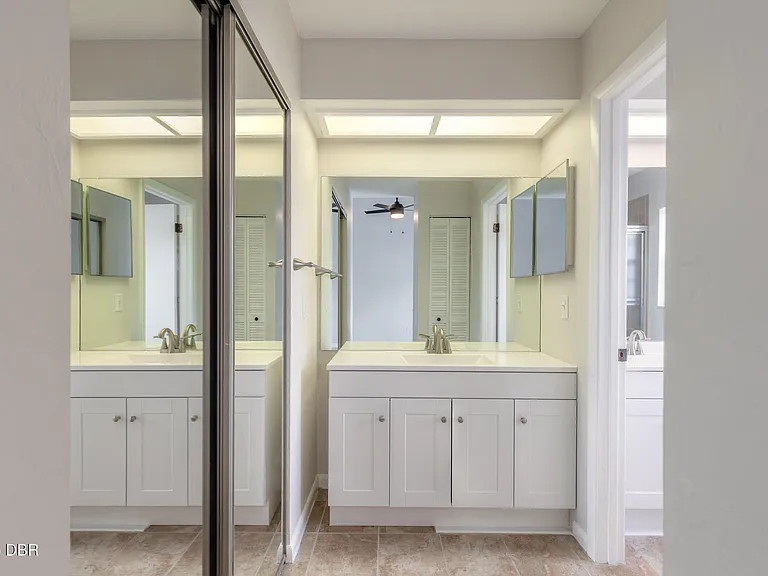 2 Nantucket Dr — Photo 26