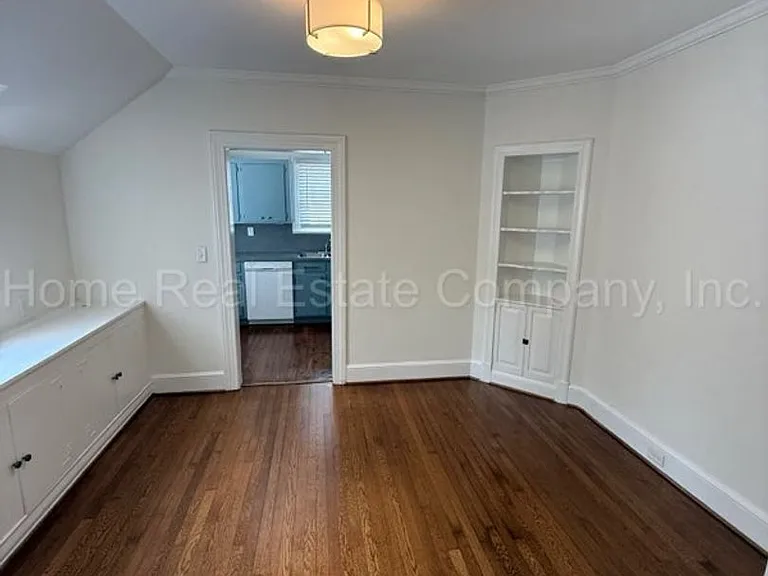 1947 Robinhood Rd — Photo 4