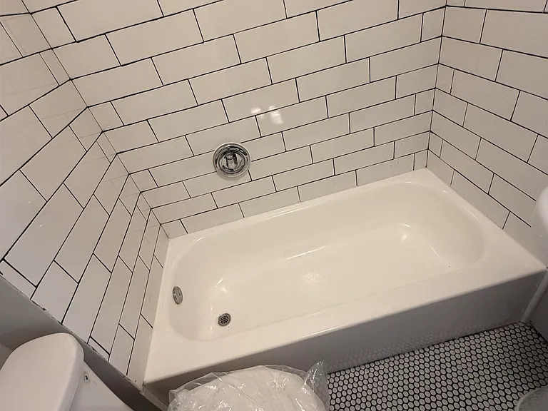 213 Webster Ave #2R — Photo 6