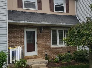 2 Eastwood Dr, Shrewsbury, PA 17361