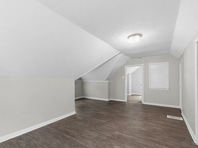 20612 Mountville Dr — Photo 15