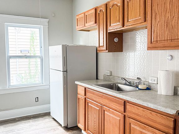 4th image of 2778 E 120th St #1DOWNFRONT