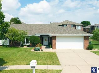 7146 Beaver Creek Ln, Lincoln, NE 68516