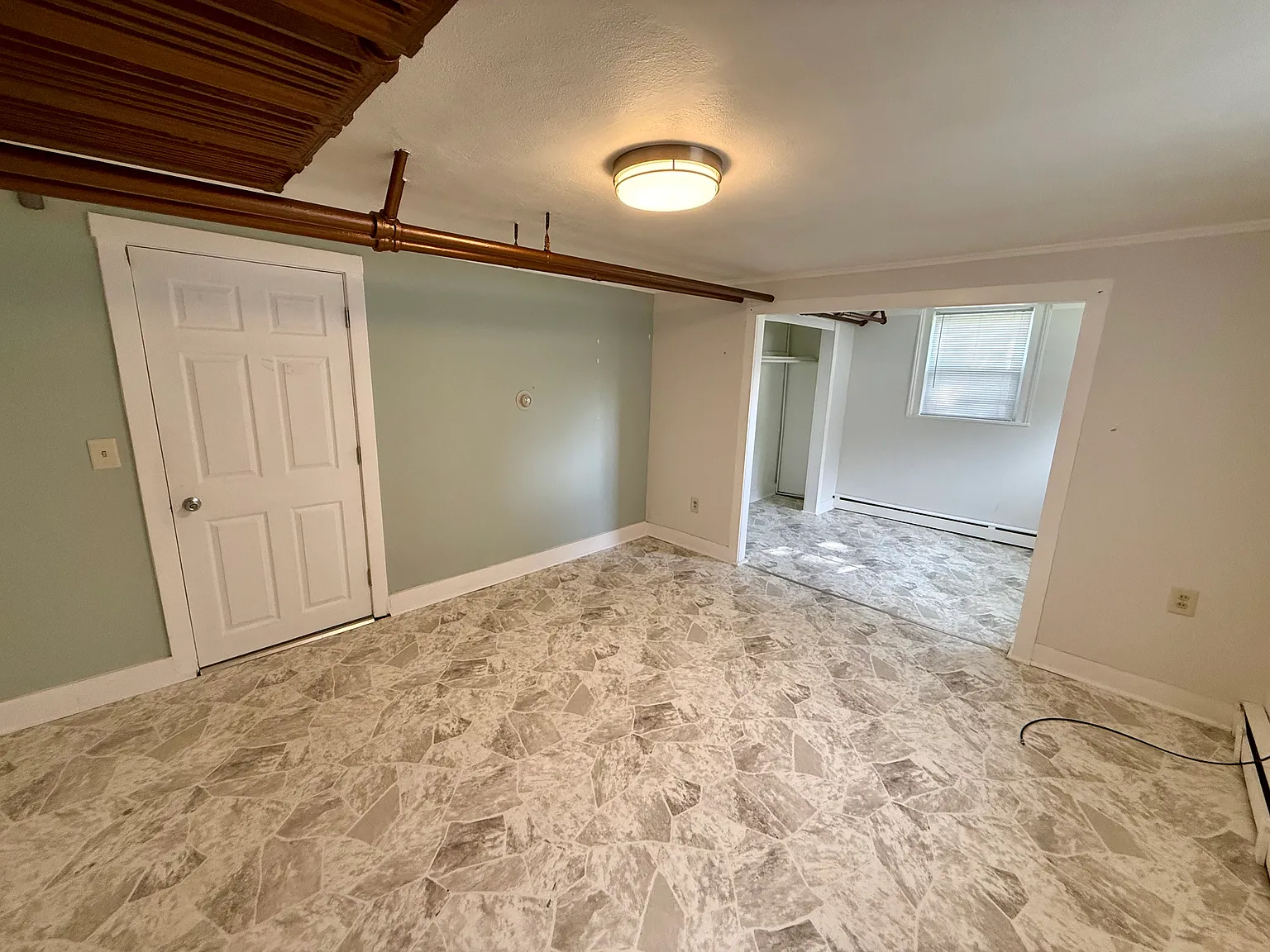 Studio, 600 sqft, $895 — Photo 2