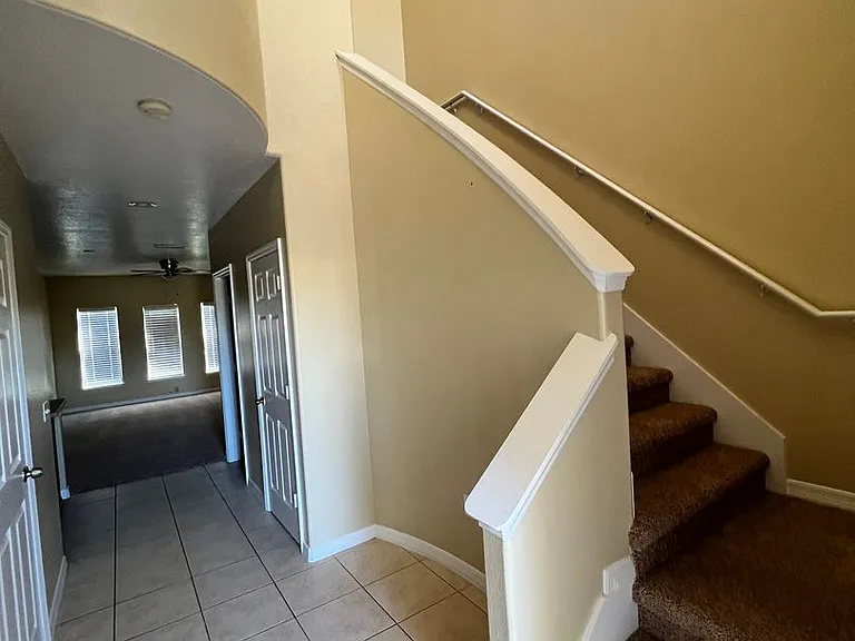 2202 Seven Oaks Dr — Photo 4