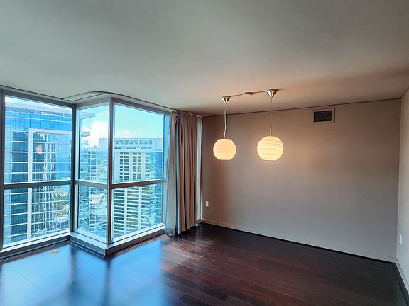 3rd image of 1177 Queen St APT 4409